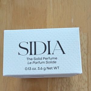 Sidia solid perfume. Designed to come with you everywhere, in a new compact!